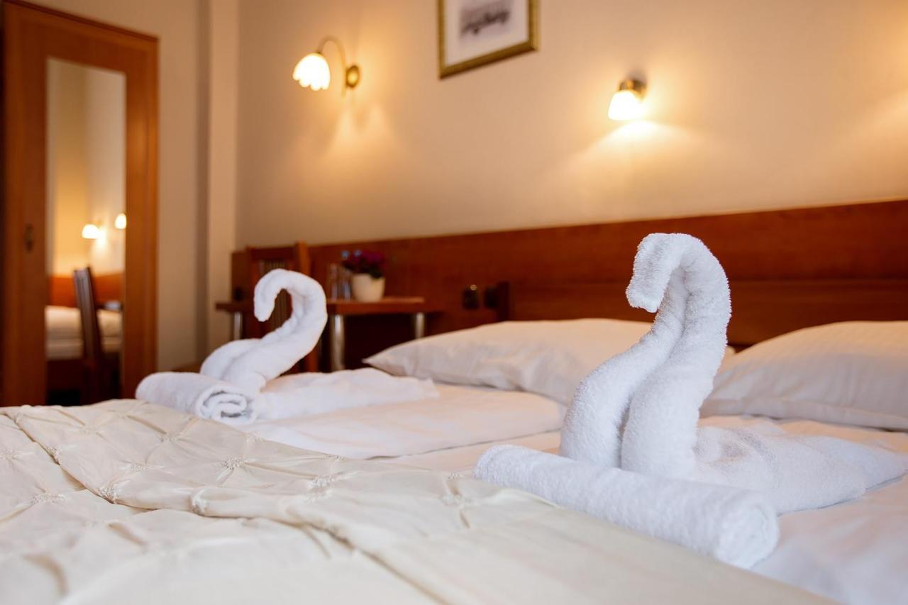 Hotel Zamek Chalupki Luaran gambar