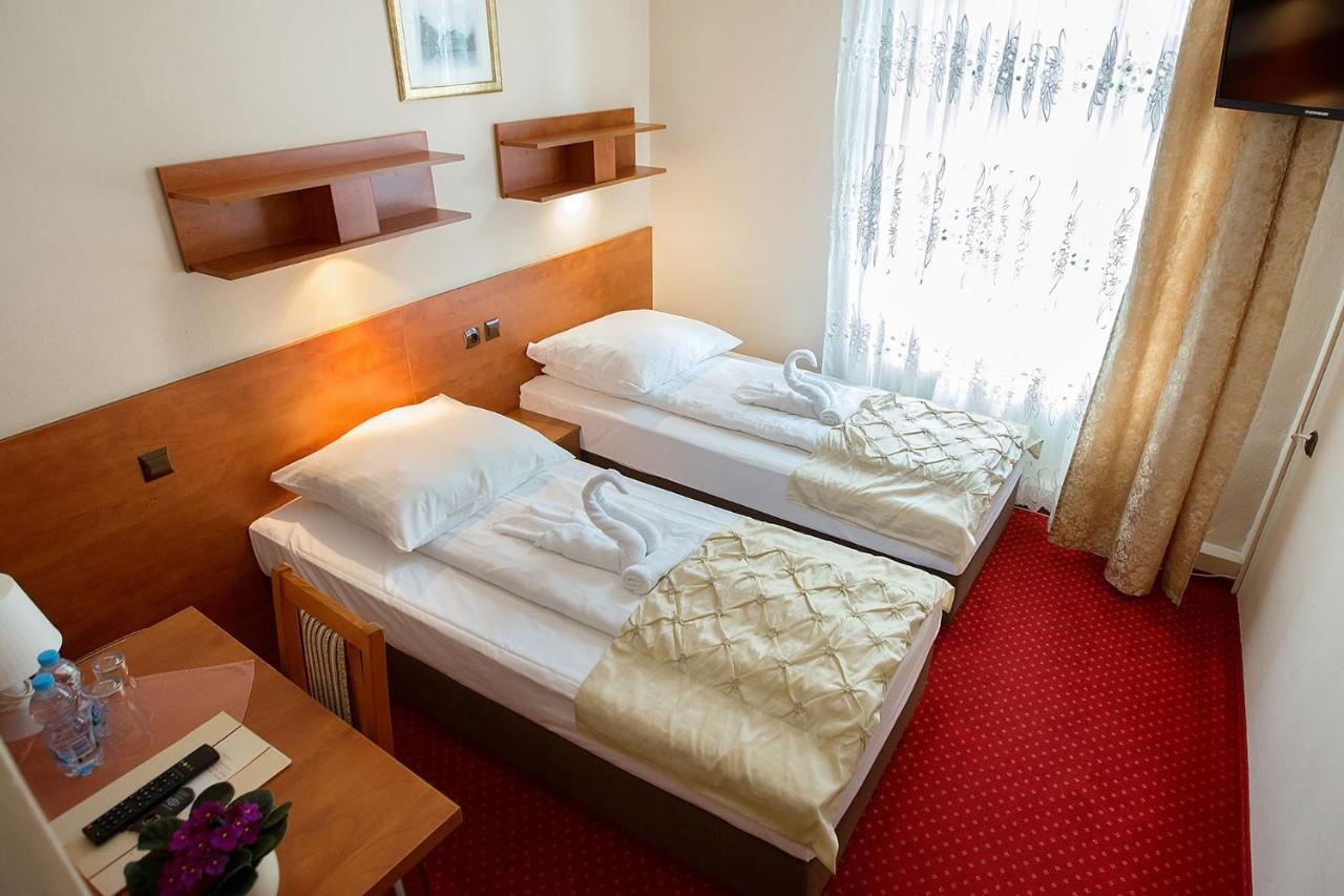 Hotel Zamek Chalupki Luaran gambar