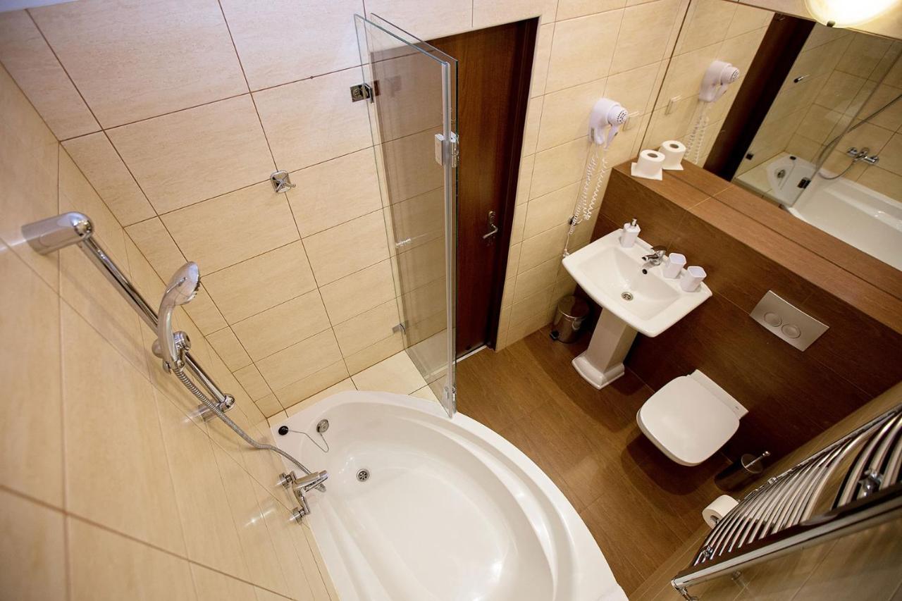 Hotel Zamek Chalupki Luaran gambar