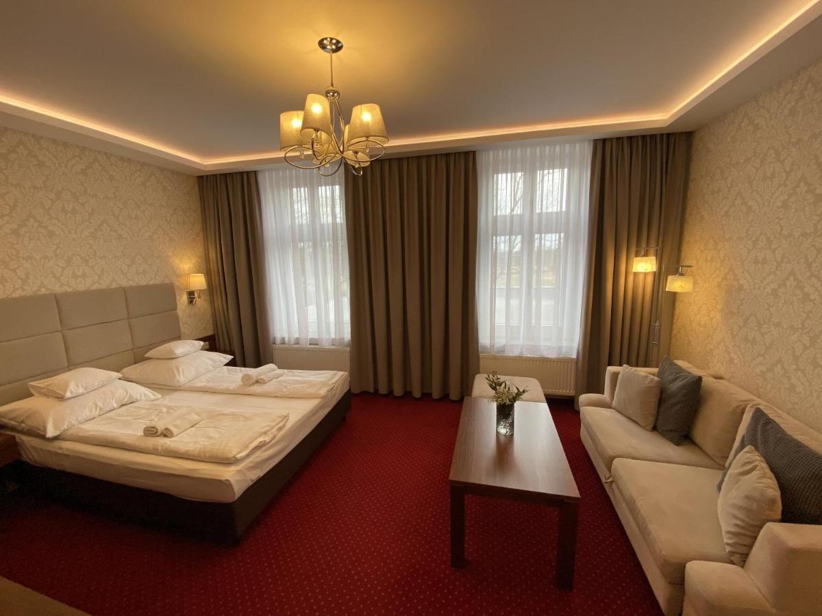 Hotel Zamek Chalupki Luaran gambar